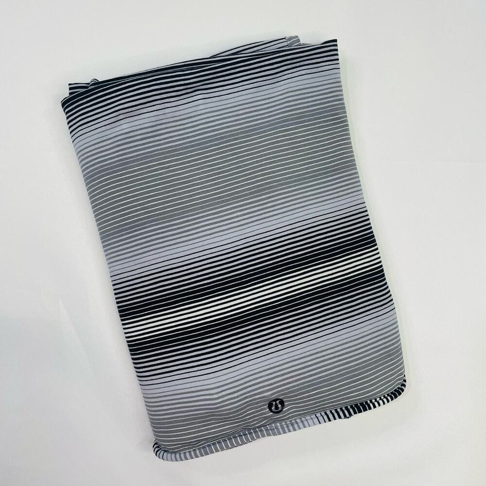 Lululemon Women's Sage Scarf Wrap One Size Striped Heathered Grey White Blue - Picture 4 of 10